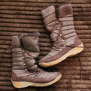 Snow boots Macarena Size 8